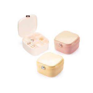 Porta joias e maquiagem em plástico